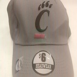 Cincinnati Bearcats cap (University of Cincinnati)